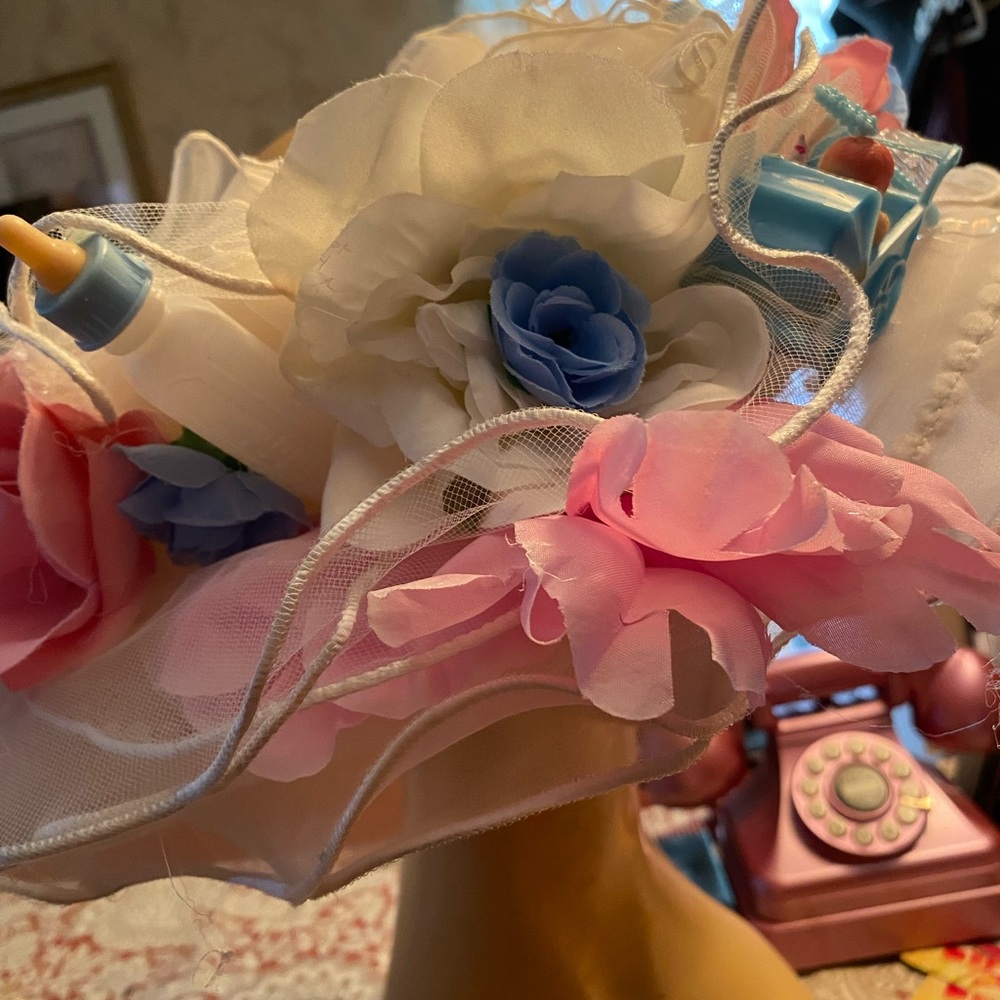 boy or girl BABY SHOWER VINTAGE. Hat 🩷💙Plus beautiful porcelain doll 🩷💙 - Picture 6 of 13